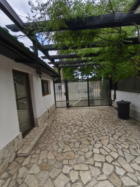 Exclusivitate Vânzare Vila P+M Ovidiu cu teren aferent 636 mp.