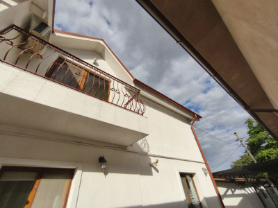 Exclusivitate Vânzare Vila P+M Ovidiu cu teren aferent 636 mp.