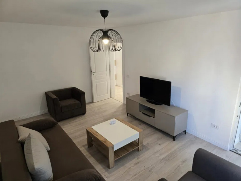 De închiriat – Apartament 2 camere decomandat, zona Meridius – Reyna, Constanța