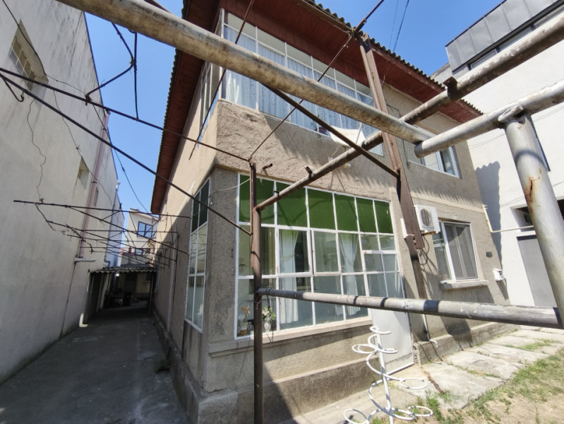 Exclusivitate Vanzare Clădire S+P+1 Faleza Nord cu teren 338 mp.