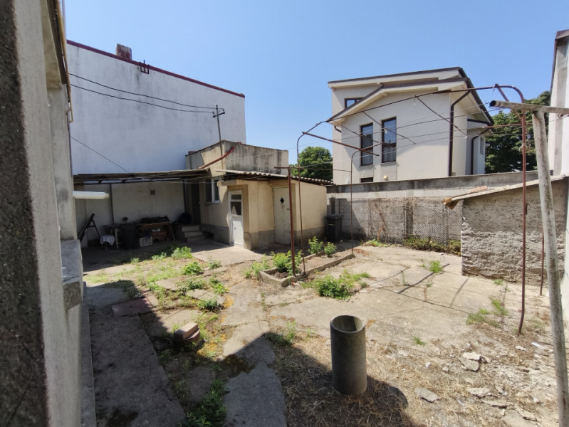Exclusivitate Vanzare Clădire S+P+1 Faleza Nord cu teren 338 mp.