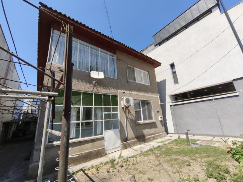 Exclusivitate Vanzare Clădire S+P+1 Faleza Nord cu teren 338 mp.
