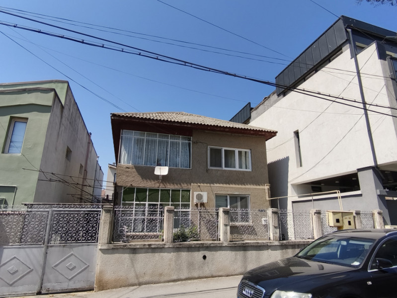 Exclusivitate Vanzare Clădire S+P+1 Faleza Nord cu teren 338 mp.