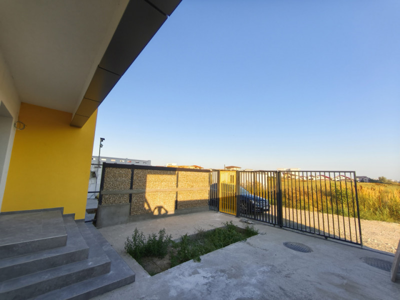 Vanzare Vila moderna cu terasa circulabila superioara 