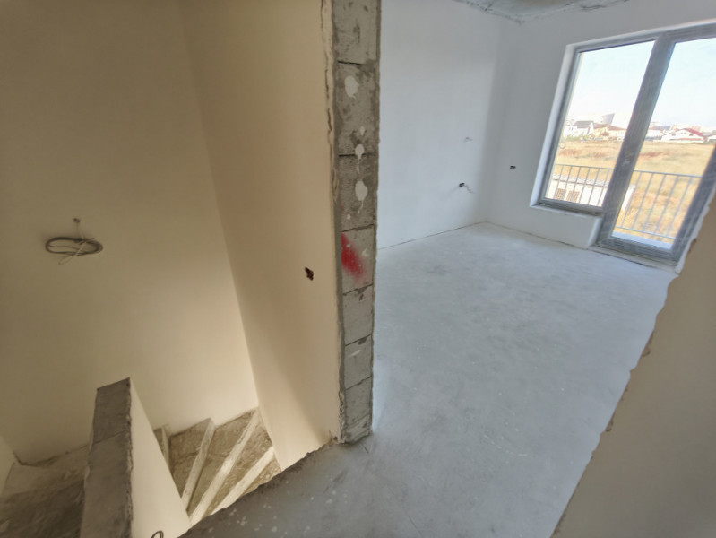 Vanzare Vila moderna cu terasa circulabila superioara 
