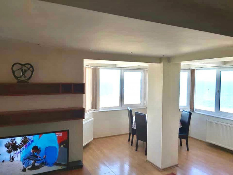 Închiriere apartament 3 camere – Vedere frontală la mare – Faleză Nord