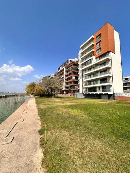 Vanzare Apartament Bulevardul Mamaia vedere lac parcare proprie 