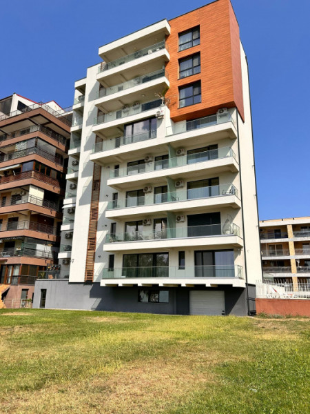 Vanzare Apartament Bulevardul Mamaia vedere lac parcare proprie 