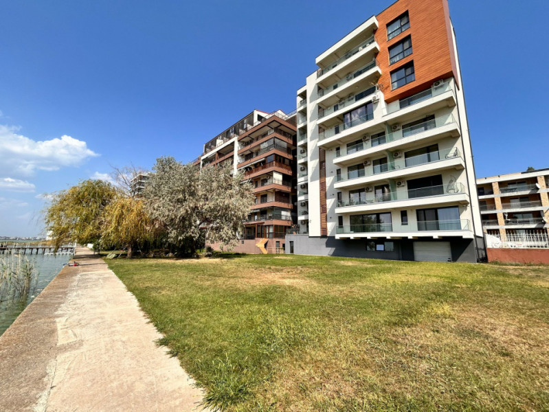 Vanzare Apartament Bulevardul Mamaia vedere lac parcare proprie 