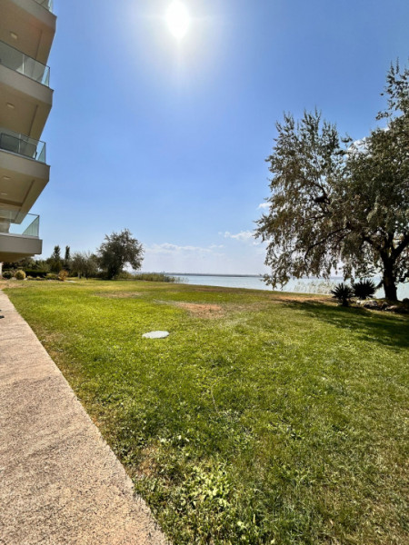 Vanzare Apartament Bulevardul Mamaia vedere lac parcare proprie 