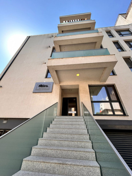 Vanzare Apartament Bulevardul Mamaia vedere lac parcare proprie 