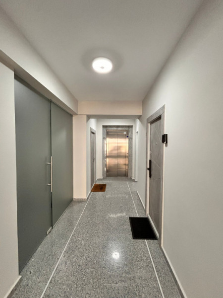 Vanzare Apartament Bulevardul Mamaia vedere lac parcare proprie 