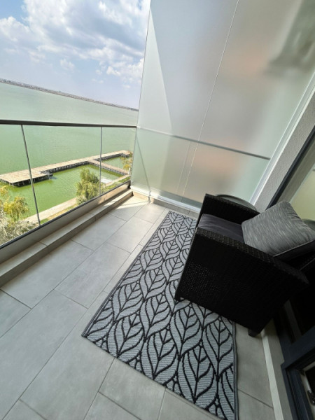 Vanzare Apartament Bulevardul Mamaia vedere lac parcare proprie 