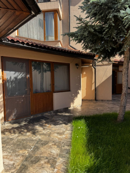 Apartament 2 camere în Faleză Nord – curte interioară și parcare