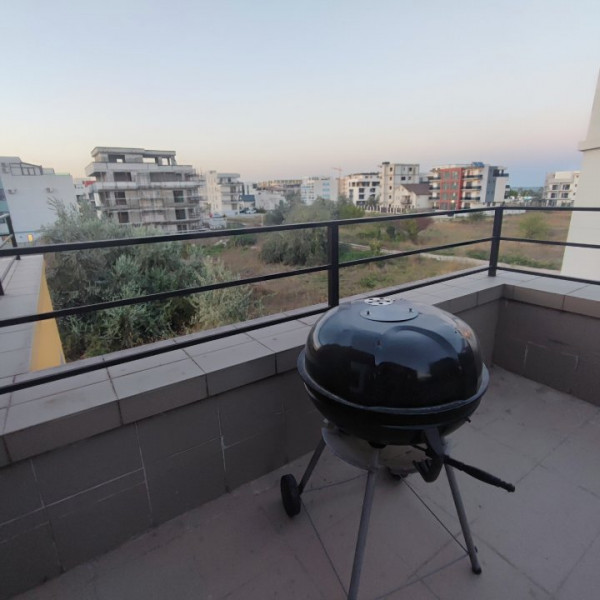 Inchiriere Apartament 3 camere spațios cu terasa si grătar grill