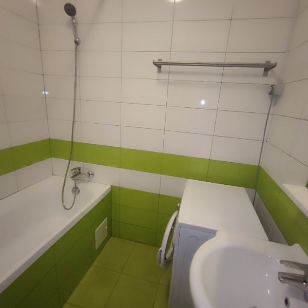 Inchiriere Apartament 3 camere spațios cu terasa si grătar grill