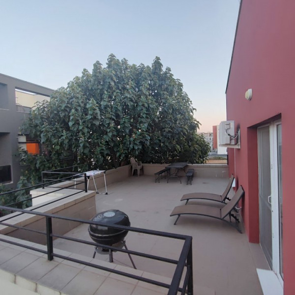 Inchiriere Apartament 3 camere spațios cu terasa si grătar grill