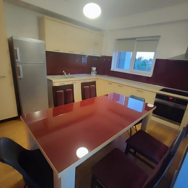 Inchiriere Apartament 3 camere spațios cu terasa si grătar grill