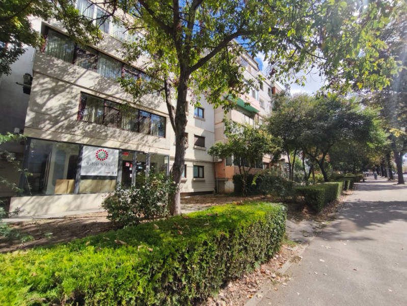 Închiriere Spatiu 100 mp. stradal Tomis cu Farului 4 încăperi separate