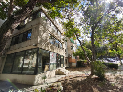 Închiriere Spatiu 100 mp. stradal Tomis cu Farului 4 încăperi separate