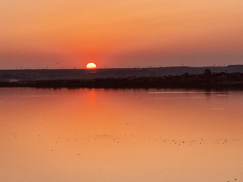  Închiriere Apartament – Bloc Nou, Vedere Frontală la Lac, Prima Închiriere