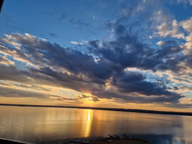  Închiriere Apartament – Bloc Nou, Vedere Frontală la Lac, Prima Închiriere