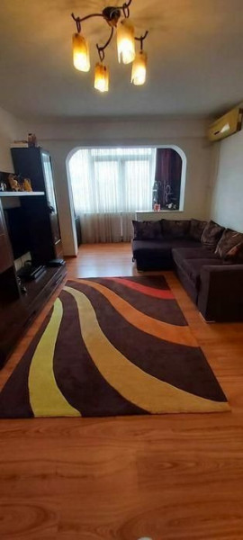 Apartament 3 camere Macul Rosu centrala gaz și loc parcare