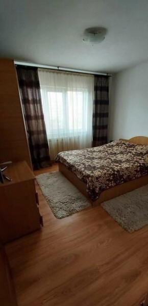 Apartament 3 camere Macul Rosu centrala gaz și loc parcare