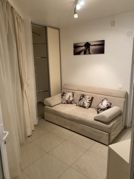  Apartament 3 camere (transformat din 2) – Tomis 3, parter