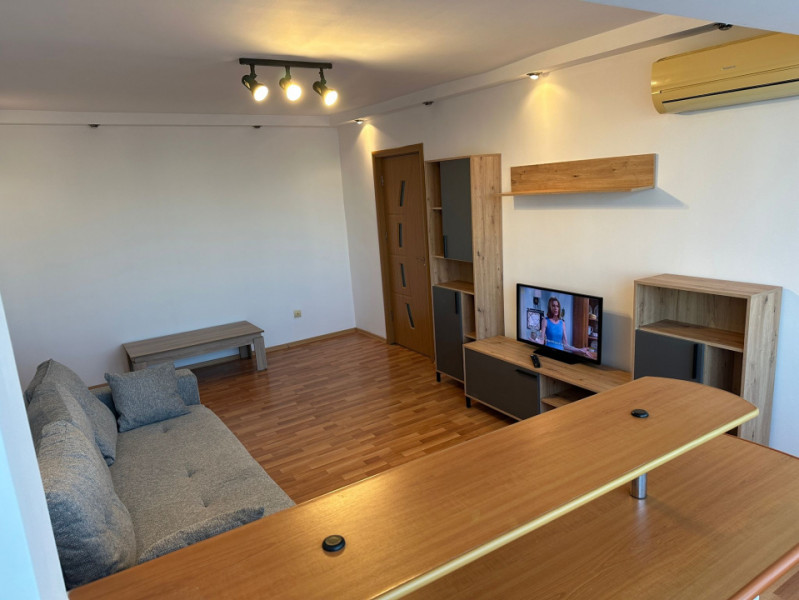 Inchiriere apartament 3 camere – Zona Boema