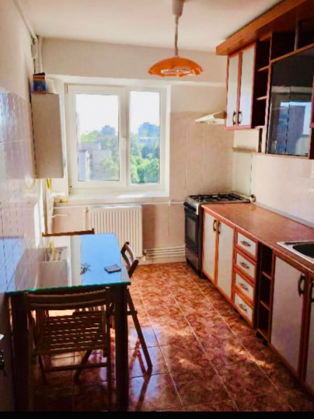 Inchiriere apartament 3 camere – Zona Boema