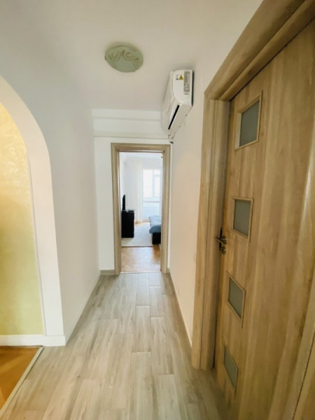 Apartament cu 3 camere complet renovat – Zona Gară / Port – Constanța