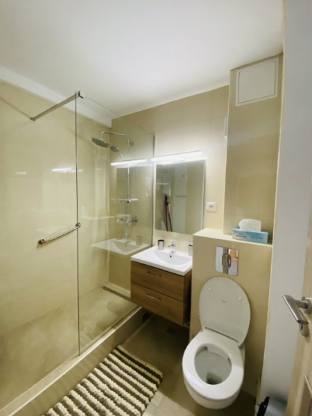 Apartament cu 3 camere complet renovat – Zona Gară / Port – Constanța