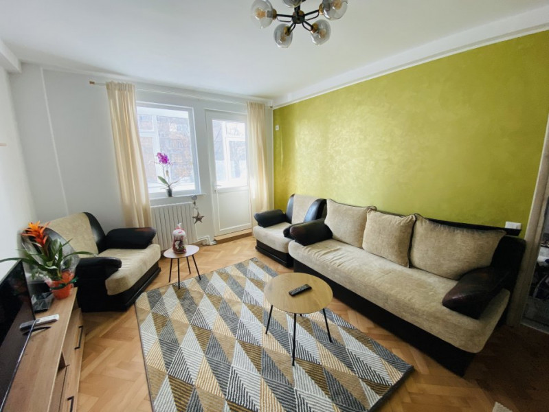 Apartament cu 3 camere complet renovat – Zona Gară / Port – Constanța