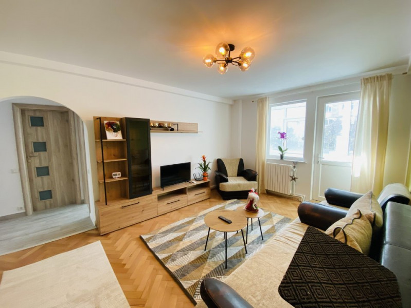 Apartament cu 3 camere complet renovat – Zona Gară / Port – Constanța