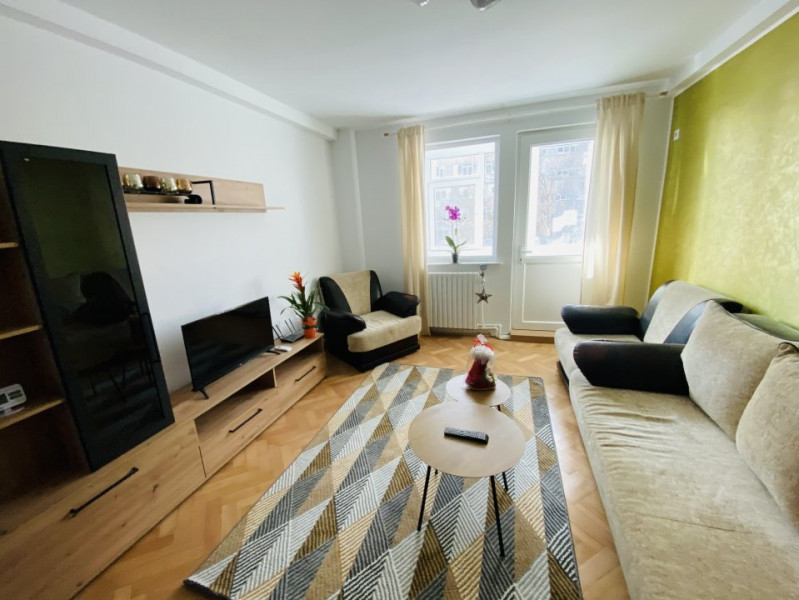 Apartament cu 3 camere complet renovat – Zona Gară / Port – Constanța