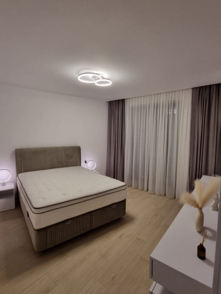 Închiriere Apartament unic bulevardul Mamaia vedere lac 