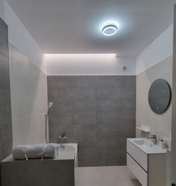 Închiriere Apartament unic bulevardul Mamaia vedere lac 