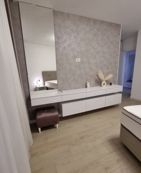 Închiriere Apartament unic bulevardul Mamaia vedere lac 