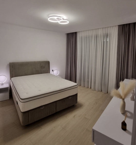 Închiriere Apartament unic bulevardul Mamaia vedere lac 