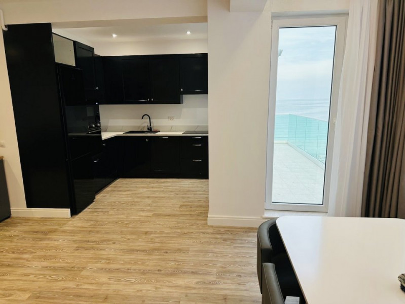 Apartament 3 camere Mamaia Nord  Vedere frontală la mare parcare inclusa