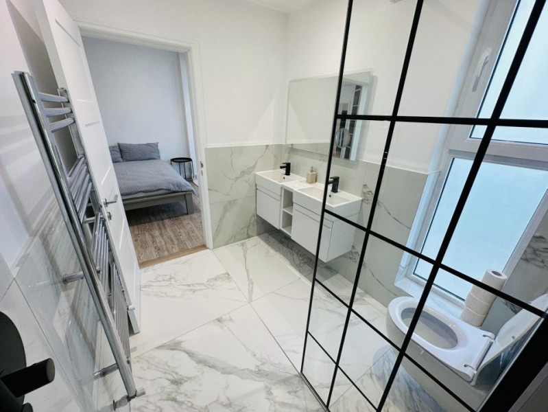 Apartament 3 camere Mamaia Nord  Vedere frontală la mare parcare inclusa