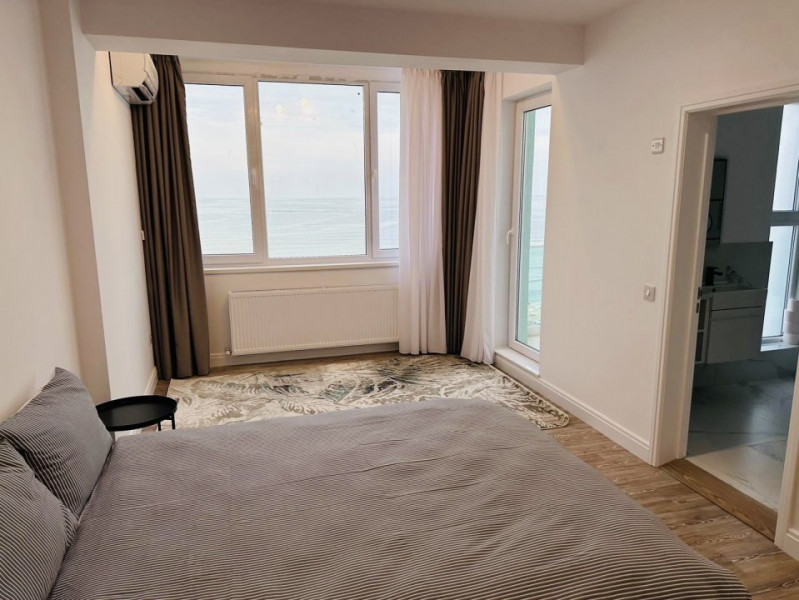 Apartament 3 camere Mamaia Nord  Vedere frontală la mare parcare inclusa