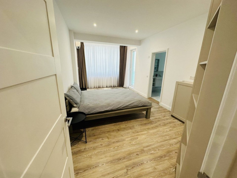 Apartament 3 camere Mamaia Nord  Vedere frontală la mare parcare inclusa