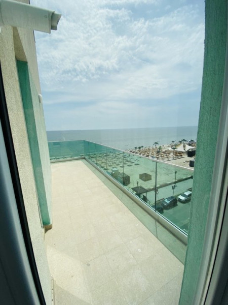 Apartament 3 camere Mamaia Nord  Vedere frontală la mare parcare inclusa