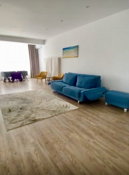 Apartament 3 camere Mamaia Nord  Vedere frontală la mare parcare inclusa