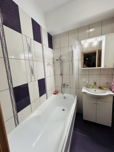 De închiriat – Studio  2 camere, bloc nou zona Campus Universitar 
