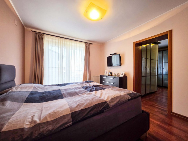 Vila de vanzare P+E cu 4 dormitoare - zona Inel 2 - spatioasa si eleganta.