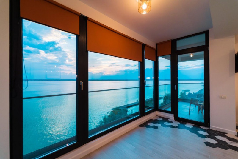 ✨ Garsonieră modernă de închiriat – Mamaia, zona Butoaie, vedere frontală la lac