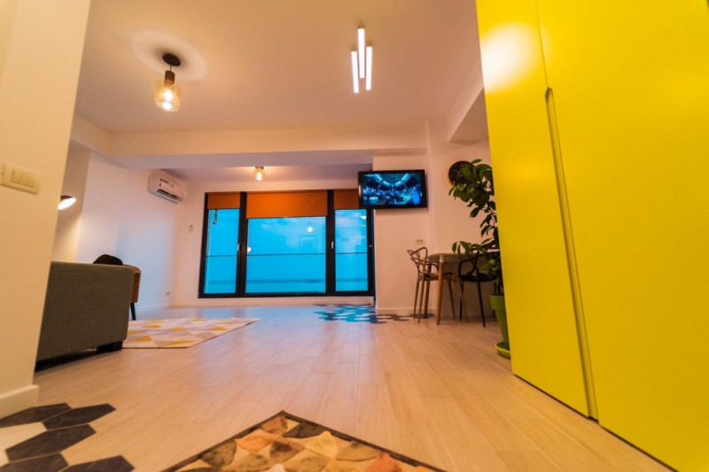 ✨ Garsonieră modernă de închiriat – Mamaia, zona Butoaie, vedere frontală la lac